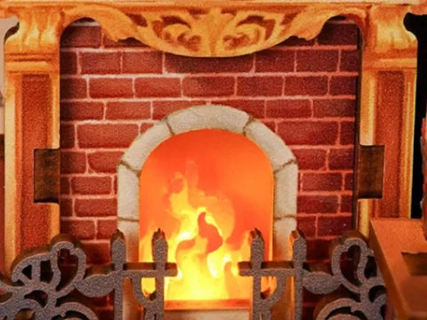 Book Nook - Beast And Beauty dekorativ auf einem Schreibtisch platzier