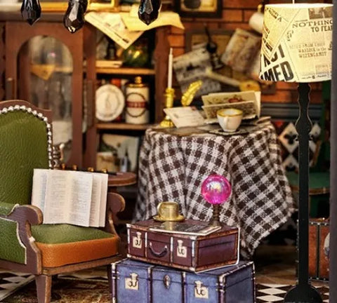 Miniatur Haus - Vintage Coffee Shop Gesamtansicht mit detaillierter Szenerie