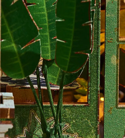 Miniature Haus - Blossomary Atelier Gesamtansicht mit detaillierter Szenerie