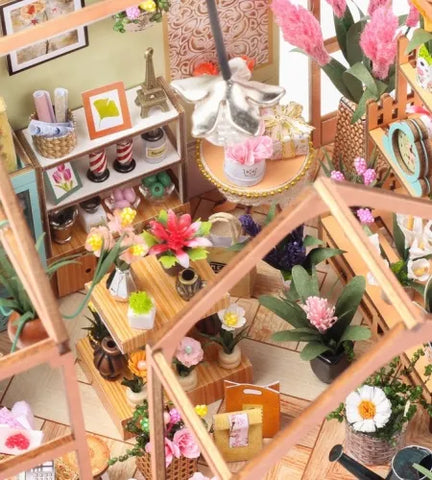 Miniature House - Jenny Greenhouse Gesamtansicht mit detaillierter Szenerie
