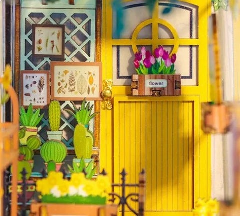 Detailansicht eines dekorativen Elements im Book Nook - Garden House mit feinen Details