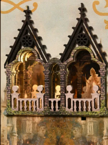 Detailansicht eines dekorativen Elements im Book Nook - Sleeping Beauty mit feinen Details