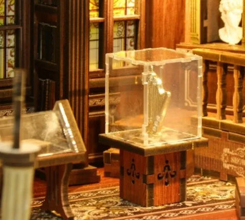 Detailansicht eines dekorativen Elements im Book Nook - The Philosophical Library mit feinen Details