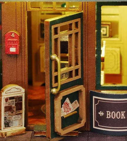 Detailansicht eines dekorativen Elements im Miniatur Haus - Twilight Book City mit feinen Details