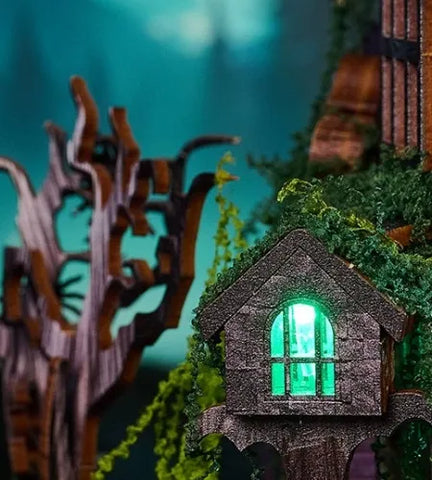 Detailansicht eines dekorativen Elements im Miniature House - Halloween Night mit feinen Details