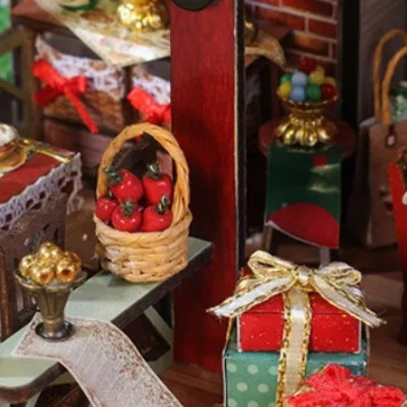 Eigenschaften des Miniature Haus - Warm Christmas Lodge wie hochwertige Materialien und LED-Lichter
