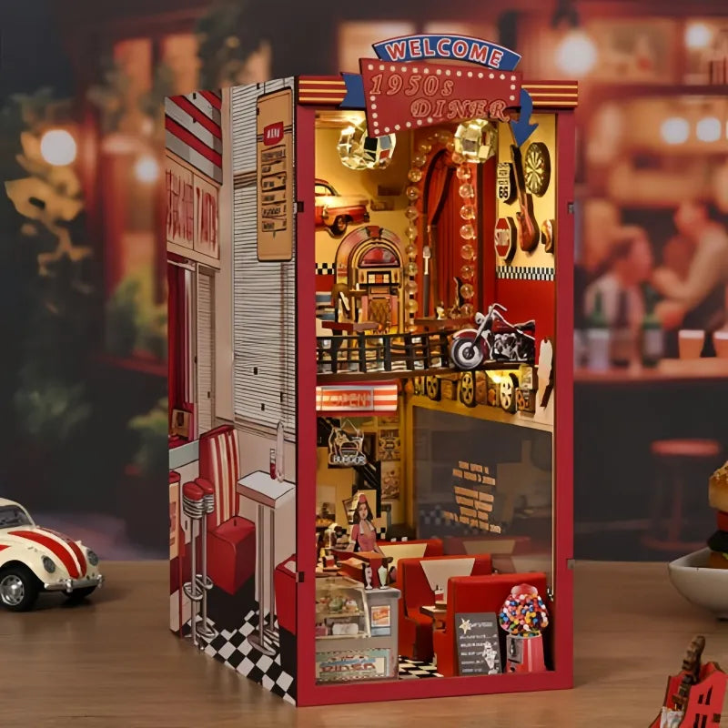 Book Nook - 1950s Diner Gesamtansicht mit detaillierter Szenerie