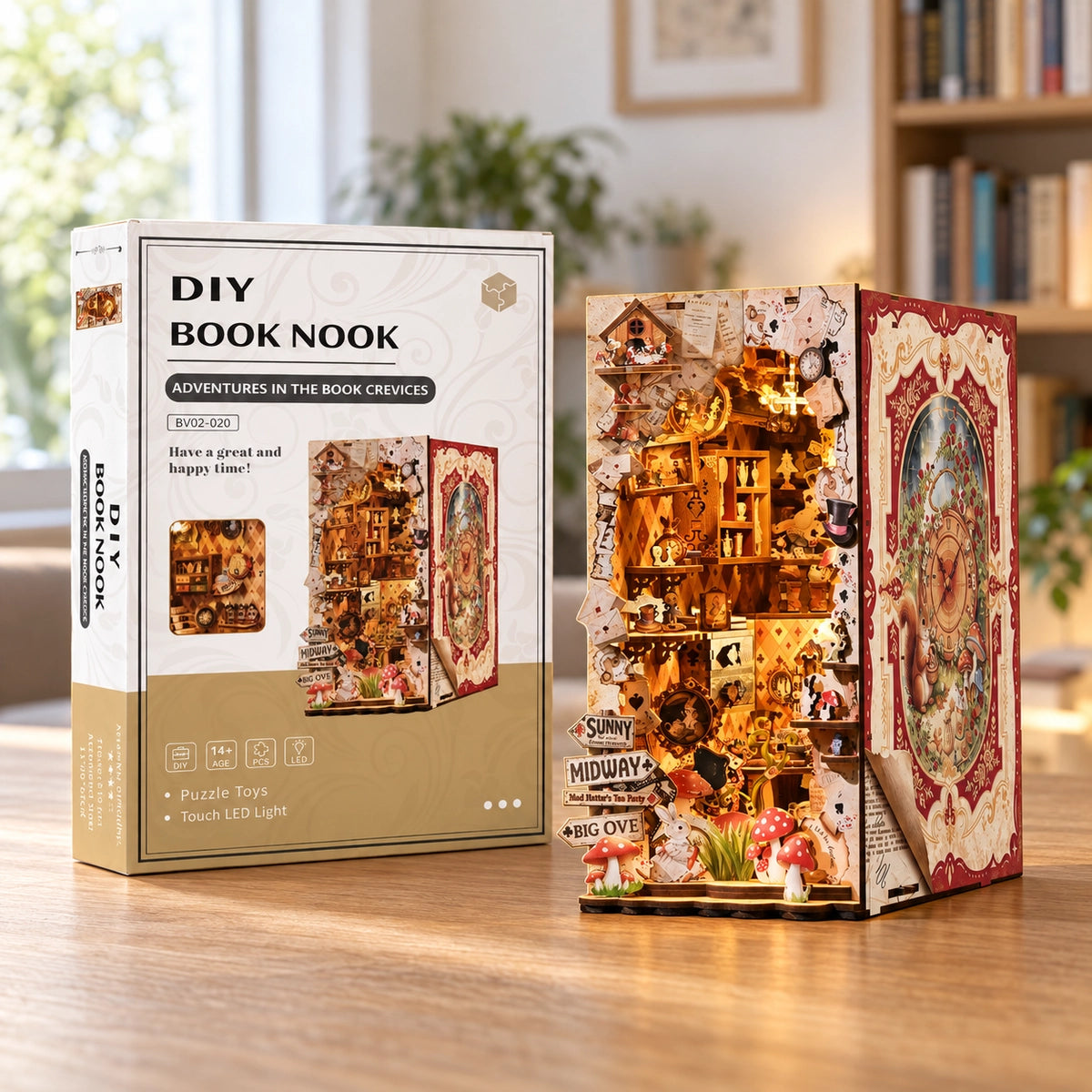 Adventures In The Book Crevices – Modell neben seiner Produktverpackung