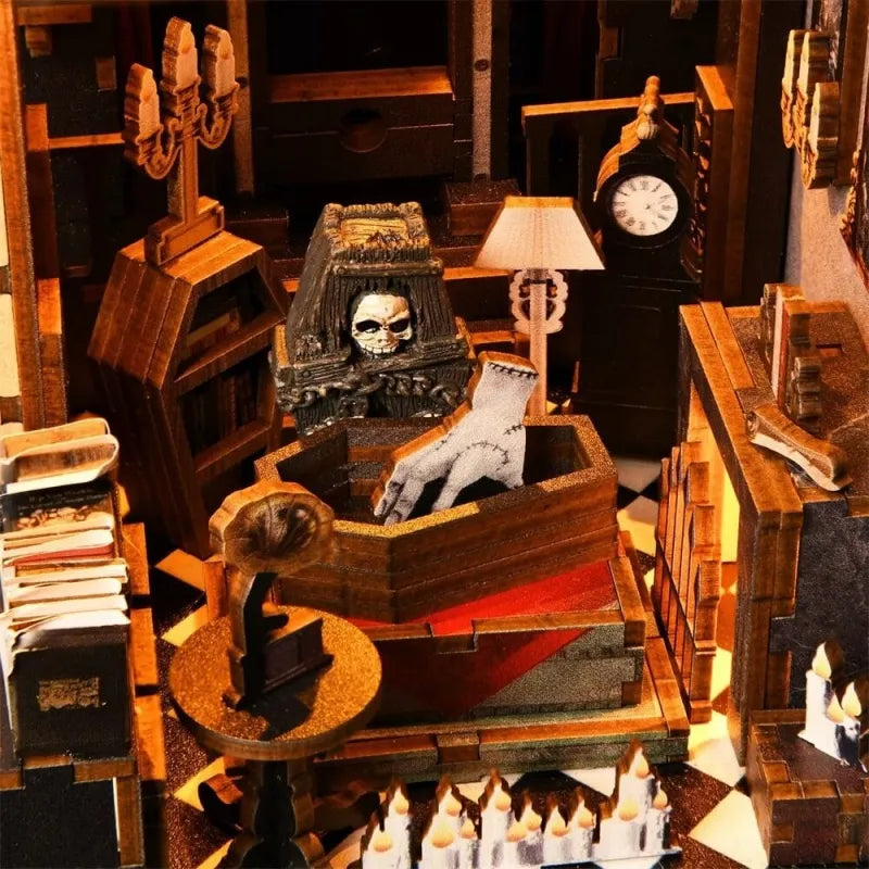 Nahaufnahme des Book Nook - Dark Family mit reichhaltigen Details