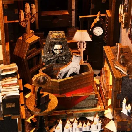 Detailansicht eines dekorativen Elements im Book Nook - Dark Family mit feinen Details