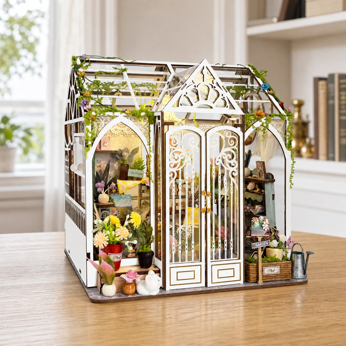 Demi's Flower House con porte chiuse e atelier visibile all'interno
