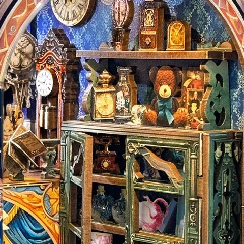 Book Nook - Fantasy Store Gesamtansicht mit detaillierter Szenerie