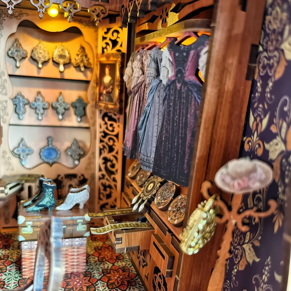 Book Nook - Gorgeous Wardrobe of Duchess