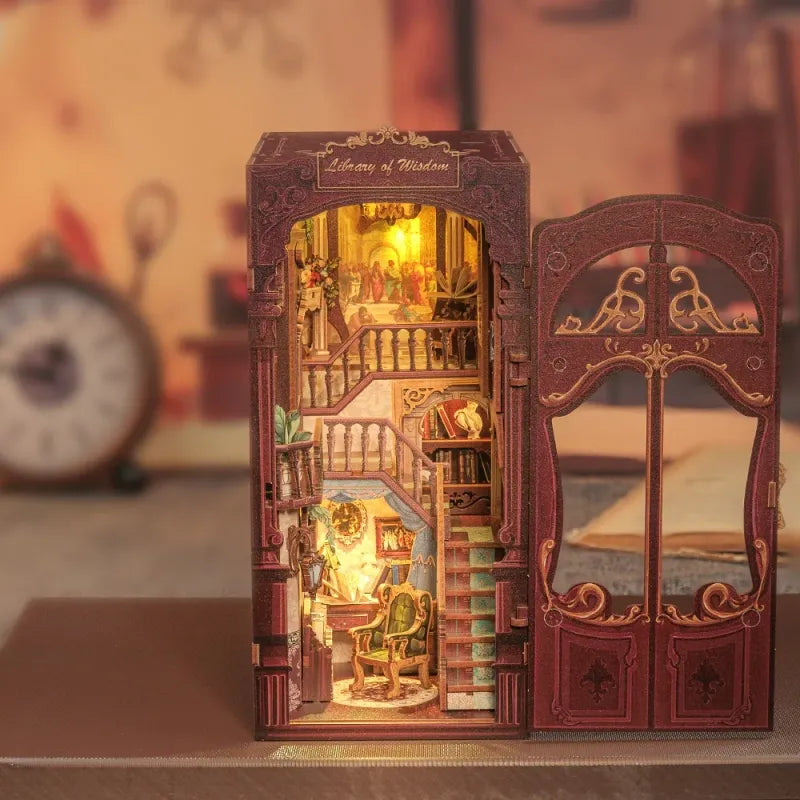 Book Nook - Library of Wisdom Gesamtansicht detaillierter Szenerie