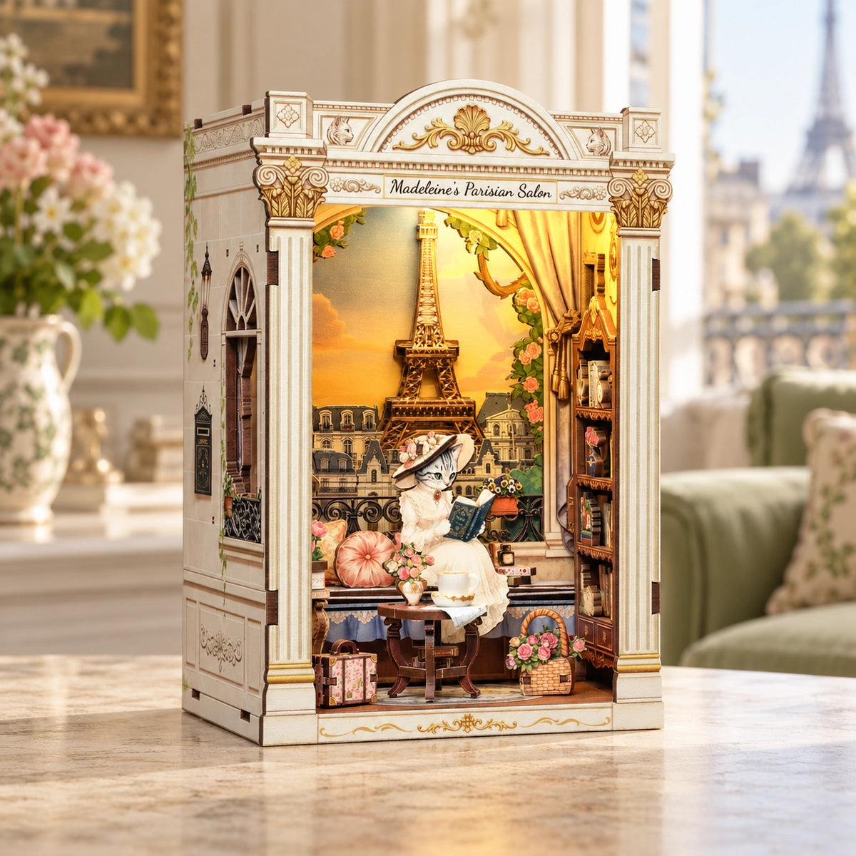 Madeleine's Parisian Salon schräg von vorne