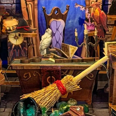 Book Nook - Magic Academy mit Staubschutz und langlebigem Design