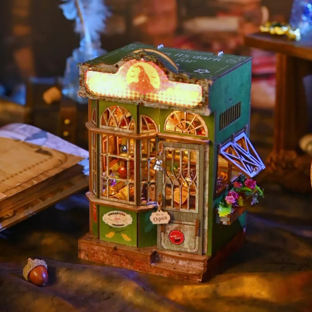 Book Nook - Magic Shop Gesamtansicht mit detaillierter Szenerie