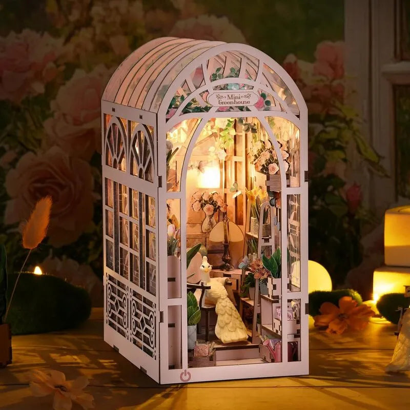 Book Nook - Mini Greenhouse Flower Room stimmungsvolle Beleuchtung in einem abgedunkelten Raum