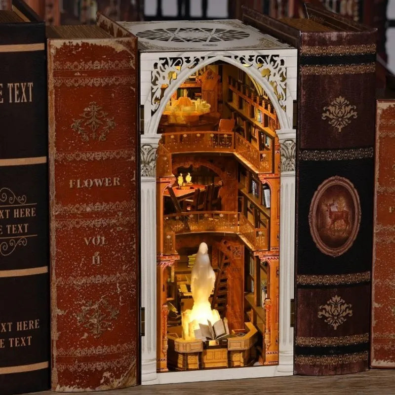 Book Nook - Public Library Gesamtansicht mit detaillierter Szenerie