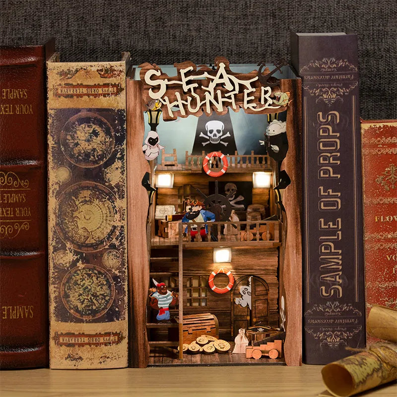 Book Nook - Sea Hunter Produktbild auf booknook.de