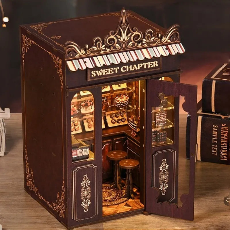 Obere Ansicht des Book Nook - Sweet Chapter mit detaillierten Mustern und Beleuchtung