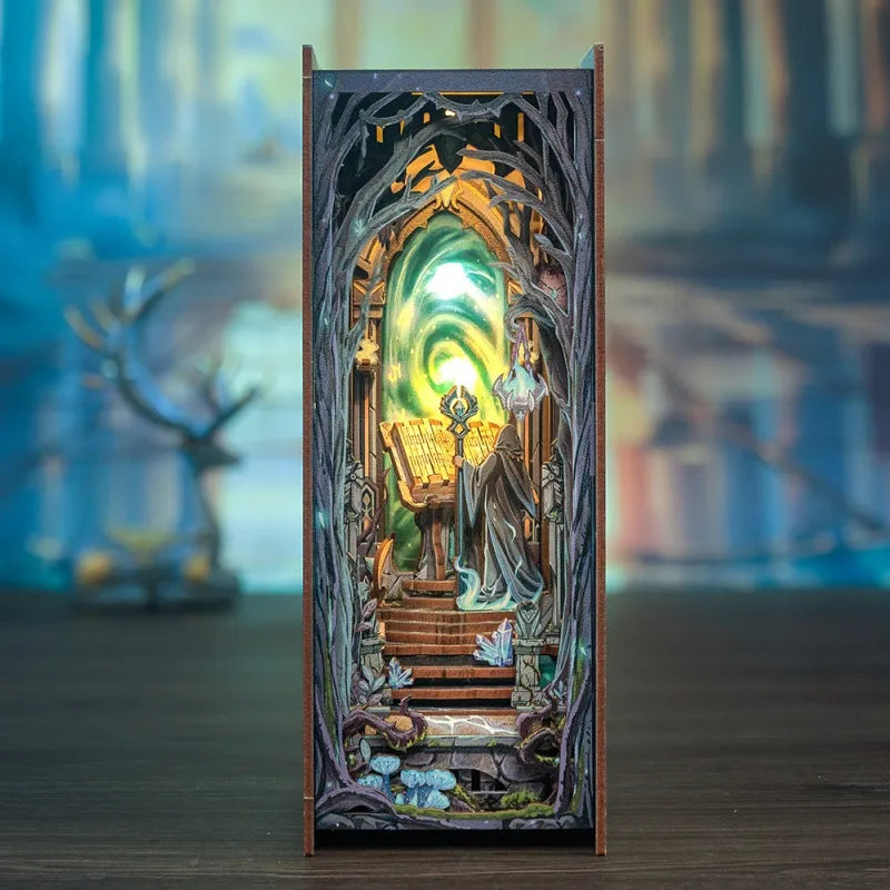 Book Nook - The Gate of Wonderland Gesamtansicht mit detaillierter Szenerie