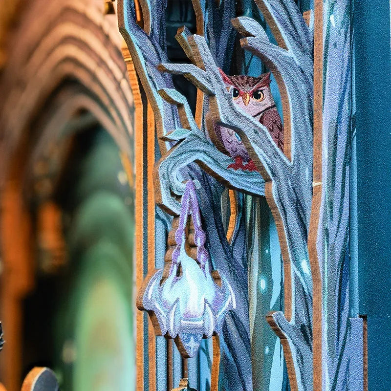 Nahaufnahme des Book Nook - The Gate of Wonderland mit reichhaltigen Details