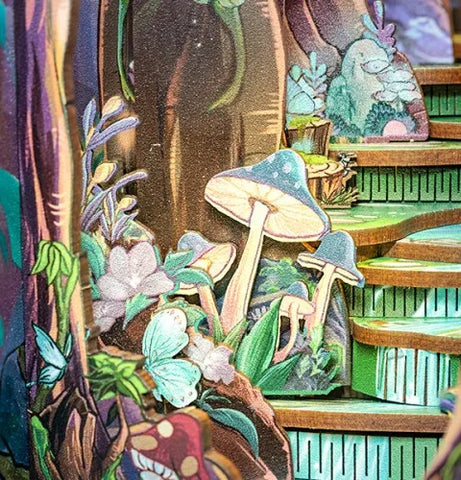 Detailansicht eines dekorativen Elements im Book Nook - The Grace of The Forest mit feinen Details