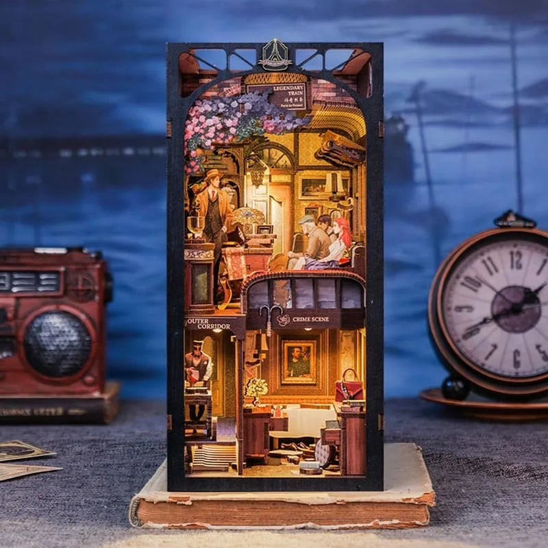 Book Nook - Train Mystery Case Produktbild auf booknook.de