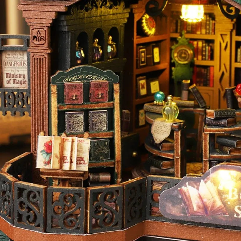 Detailansicht eines dekorativen Elements im Miniatur Haus - Twilight Book City mit feinen Details