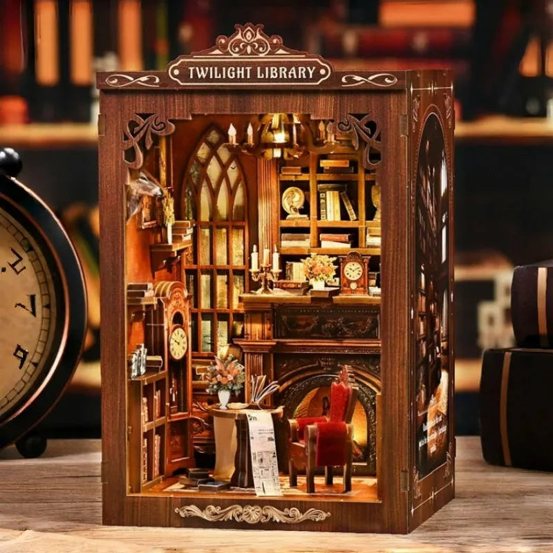Book Nook - Twilight Library Gesamtansicht mit detaillierter Szenerie