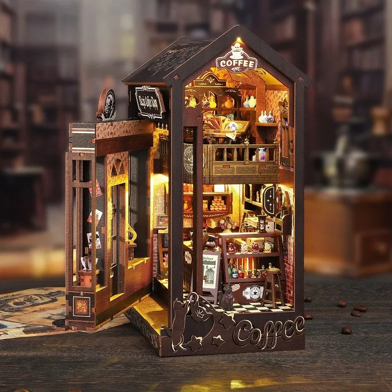Seitliche Ansicht des Miniatur Haus Bausatz - Magic Coffee Shop mit gut sichtbaren Elementen