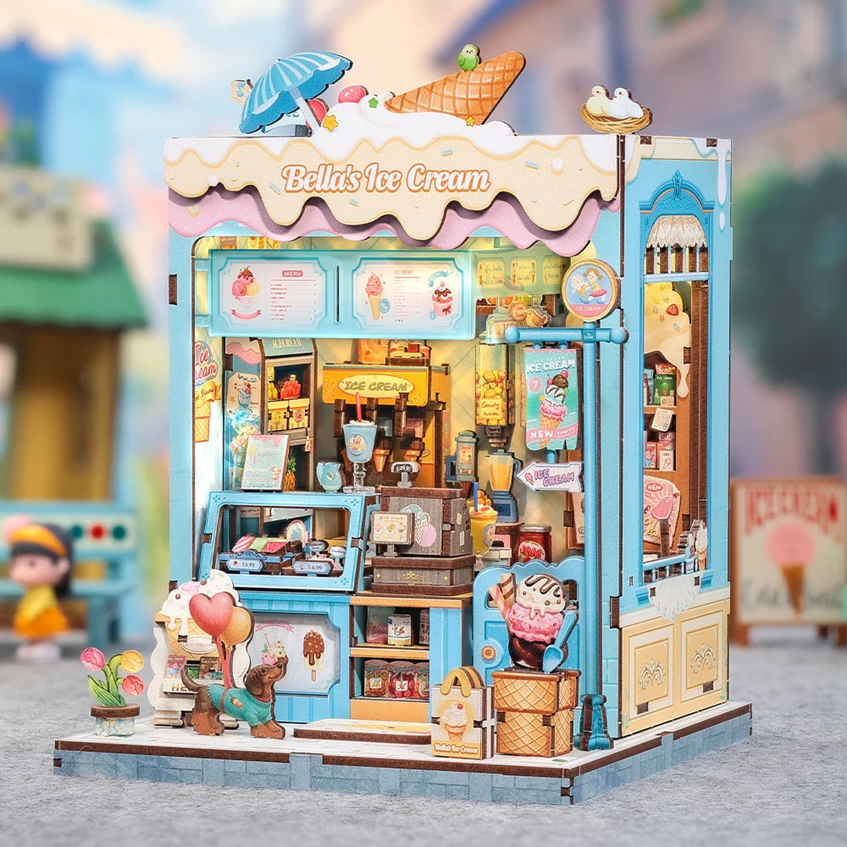 Bella's Ice Cream come decorazione in miniatura tra i libri