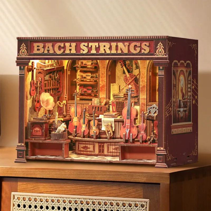 Seitliche Ansicht des Miniature Haus - Bach Strings mit gut sichtbaren Elementen