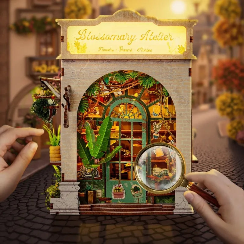 Nahaufnahme des Miniature Haus - Blossomary Atelier mit reichhaltigen Details