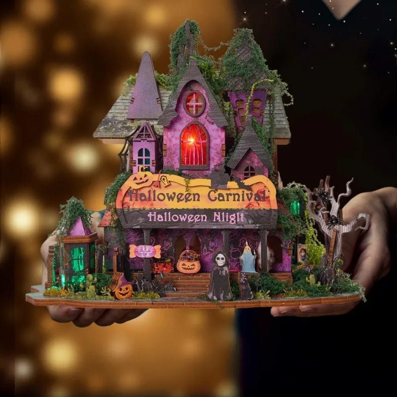 Miniature House - Halloween Night Gesamtansicht mit detaillierter Szenerie