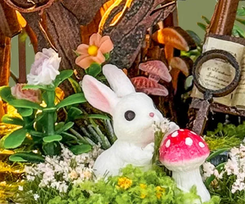 Miniatur Haus Bausatz - Rowan's Treehouse Gesamtansicht mit detaillierter Szenerie