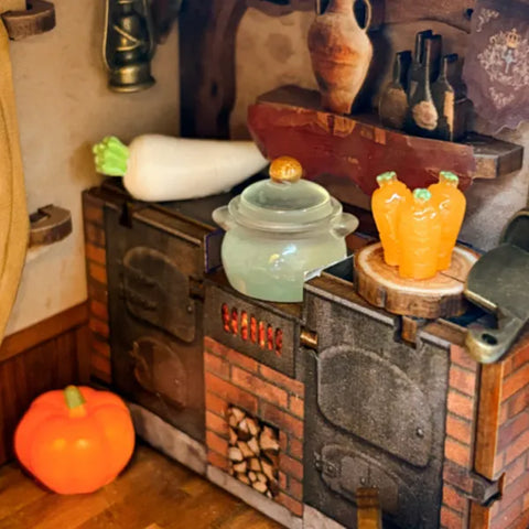 Detailansicht eines dekorativen Elements im Miniatur Haus Bausatz - The Magic Ring House mit feinen Details