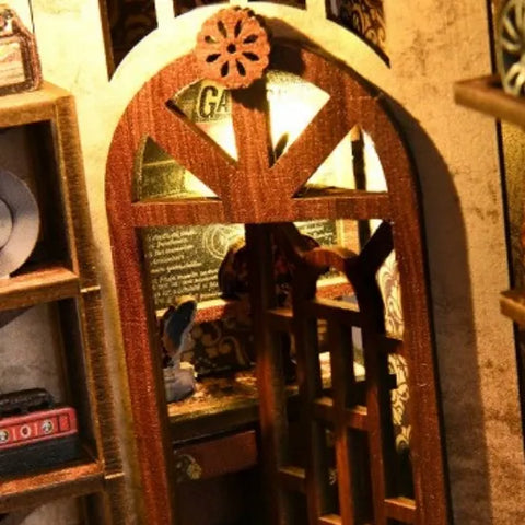 Nahaufnahme des Book Nook - Craftsmanship Repair Shop mit reichhaltigen Details