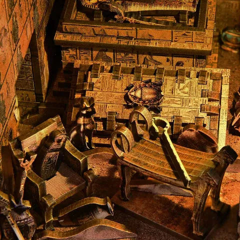 Nahaufnahme des Book Nook - Egyptian Pharaoh's Tomb mit reichhaltigen Details