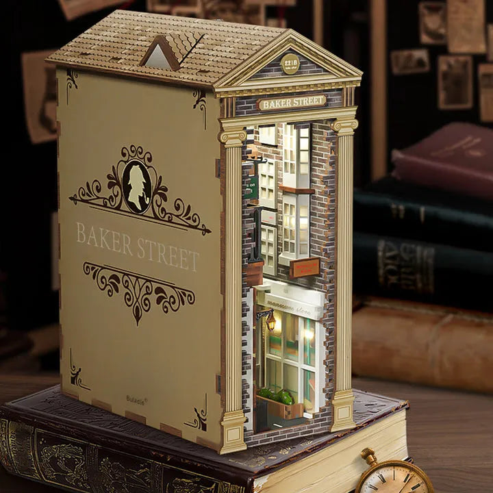 Book Nook - 221B Baker Street Gesamtansicht mit detaillierter Szenerie