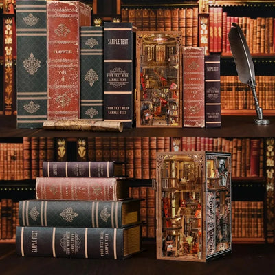 Abbey Library esposta tra i libri, vista frontale e laterale