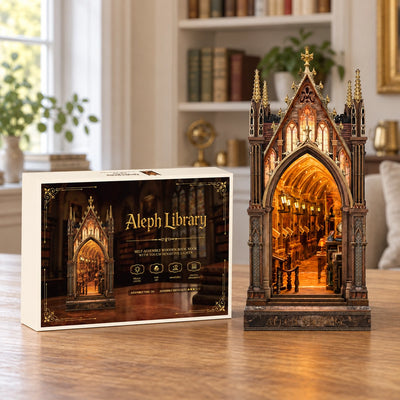Aleph Library Book Nook neben der Produktverpackung