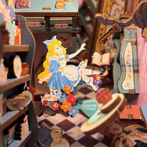 Book Nook - Alice in Wonderland (Alice im Wunderland) Produktbild auf booknook.de