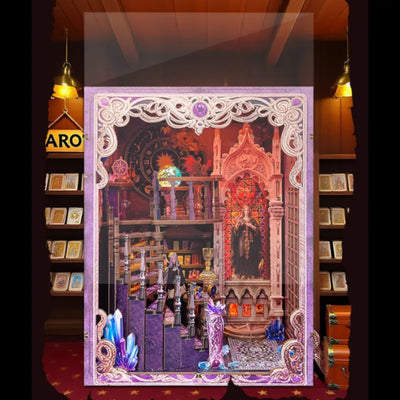 Vista frontale del Book Nook Tarot Divination Association con protezione trasparente