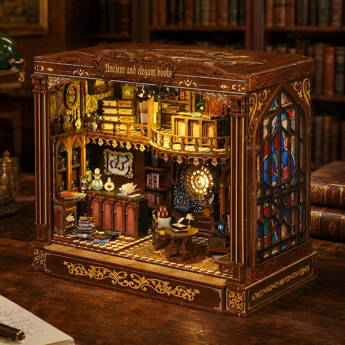 Ancient And Elegant Books mit Galerie und farbigem Seitenfenster