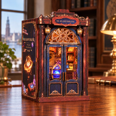 Arcanum Bookstore – Vista laterale obliqua della libreria decorata