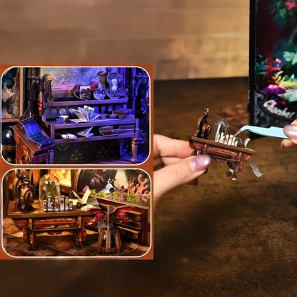 Detailansicht des Book Nook - Chamber Of Exotic Beasts mit präzise geschnittenen Holzteilen aus hochwertigem Material