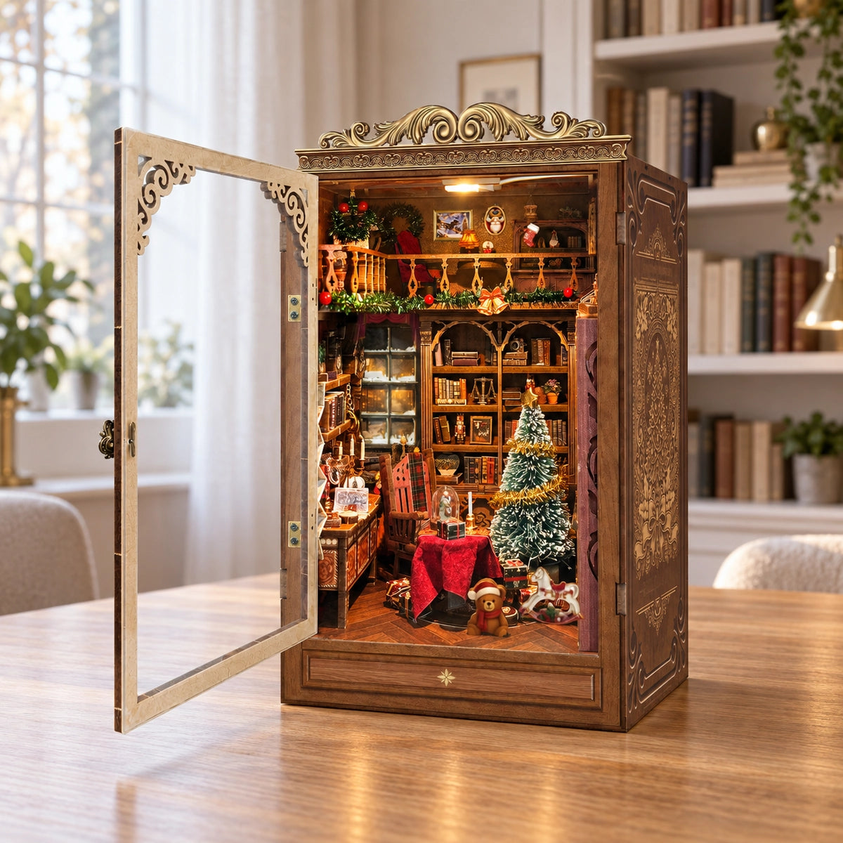 Christmas Book House mit geöffneter transparenter Fronttür