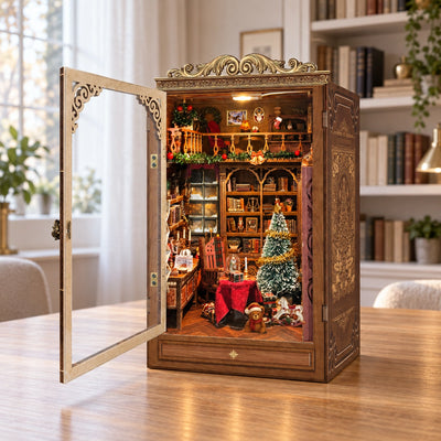 Christmas Book House mit geöffneter transparenter Fronttür